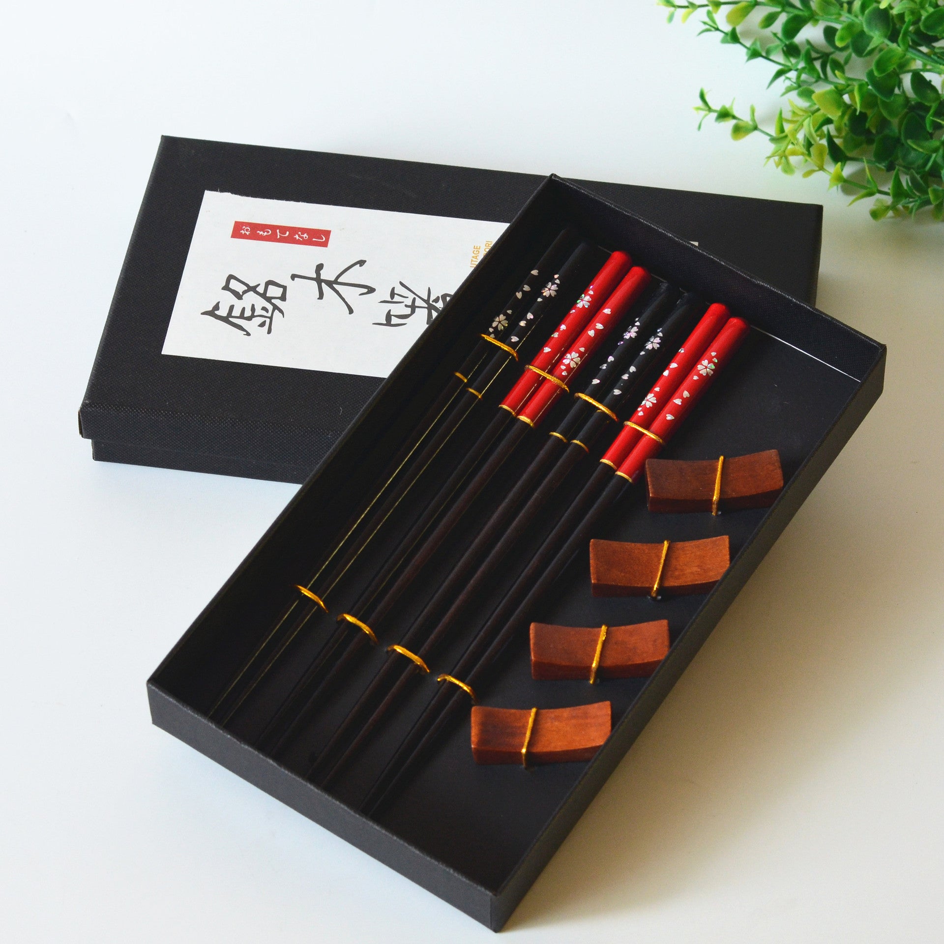 Set de Baguettes Japonaises en Bois – Coffret Cadeau Traditionnel (4 Paires + Repose-Baguettes)