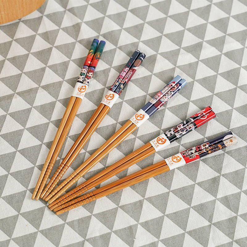 Set de Baguettes Japonaises en Bambou – Coffret de 5 Paires avec Motifs Traditionnels et Personnages Japonais