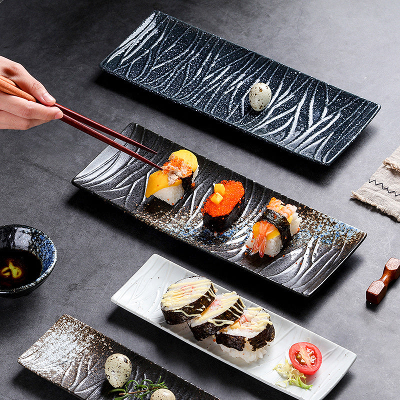 Plat japonais rectangulaire en céramique – Style artisanal pour sushi et repas